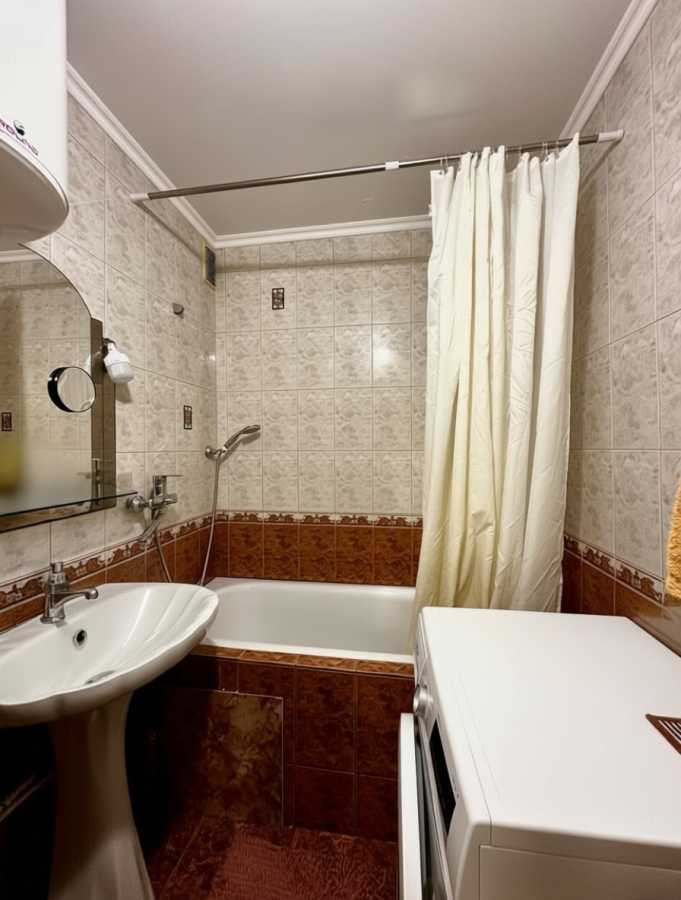 Продажа 3-комнатной квартиры 84 м², Ревуцкого ул., 36/2