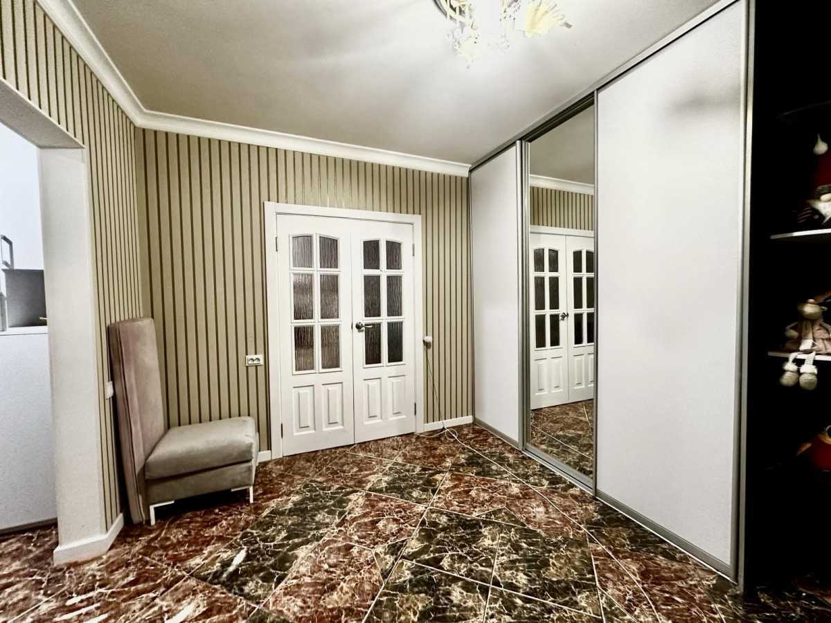 Продажа 3-комнатной квартиры 84 м², Ревуцкого ул., 36/2