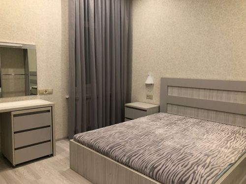 Оренда 2-кімнатної квартири 70 м², Верховної Ради бул., 21Б