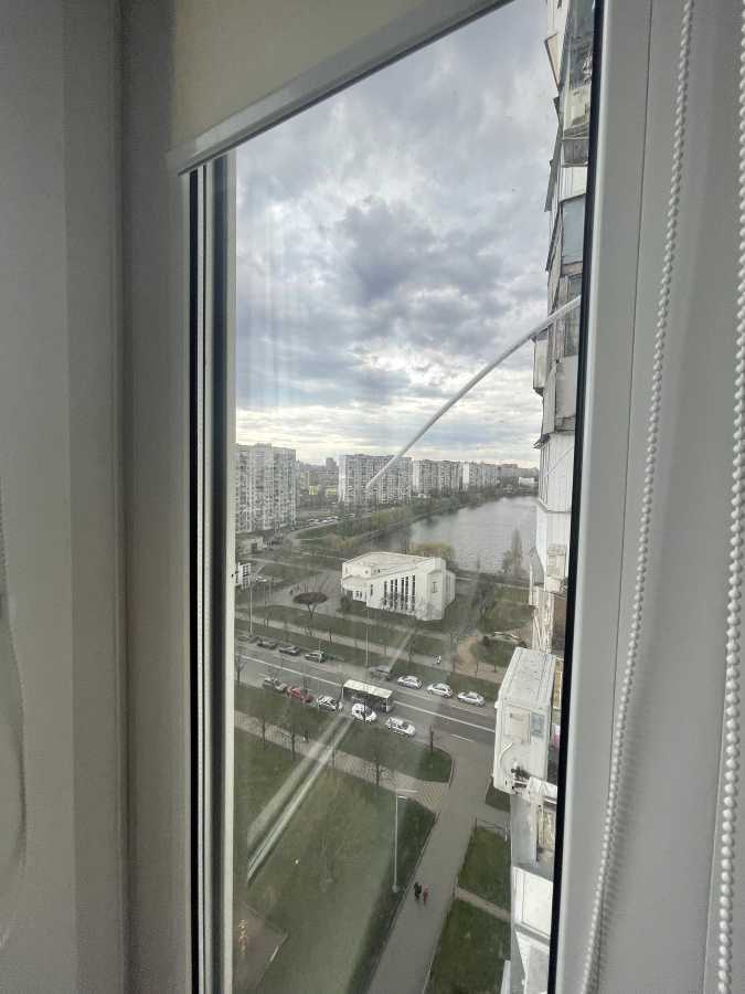 Оренда 2-кімнатної квартири 46 м², Амвросія Бучми вул., 8