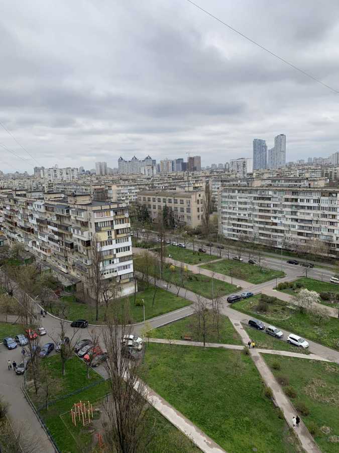 Оренда 2-кімнатної квартири 46 м², Амвросія Бучми вул., 8