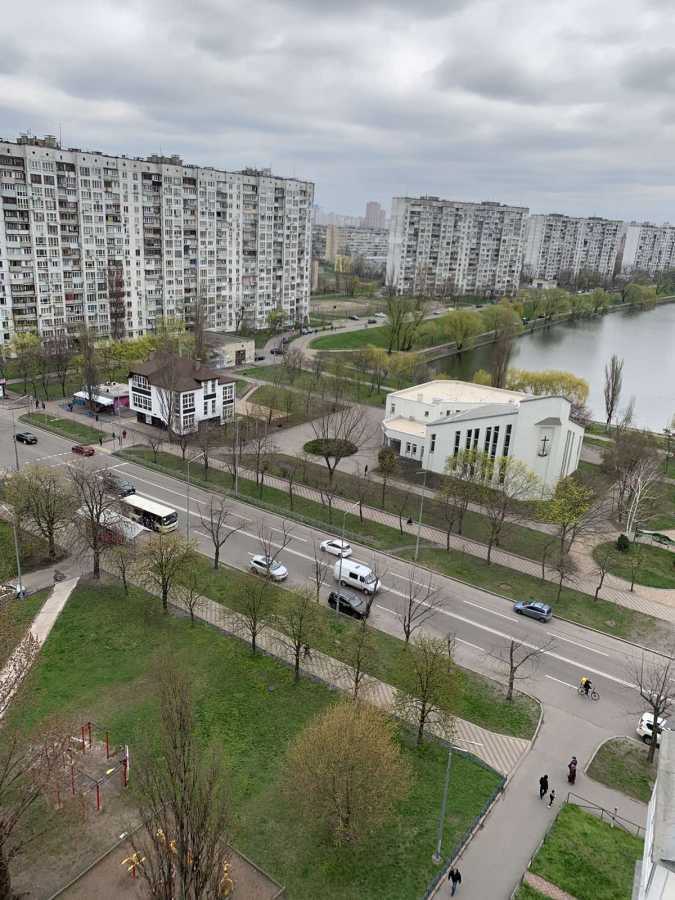 Оренда 2-кімнатної квартири 46 м², Амвросія Бучми вул., 8