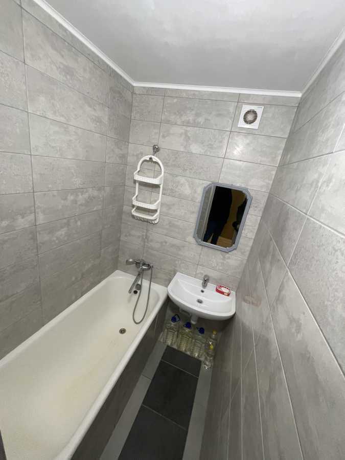 Оренда 2-кімнатної квартири 46 м², Амвросія Бучми вул., 8