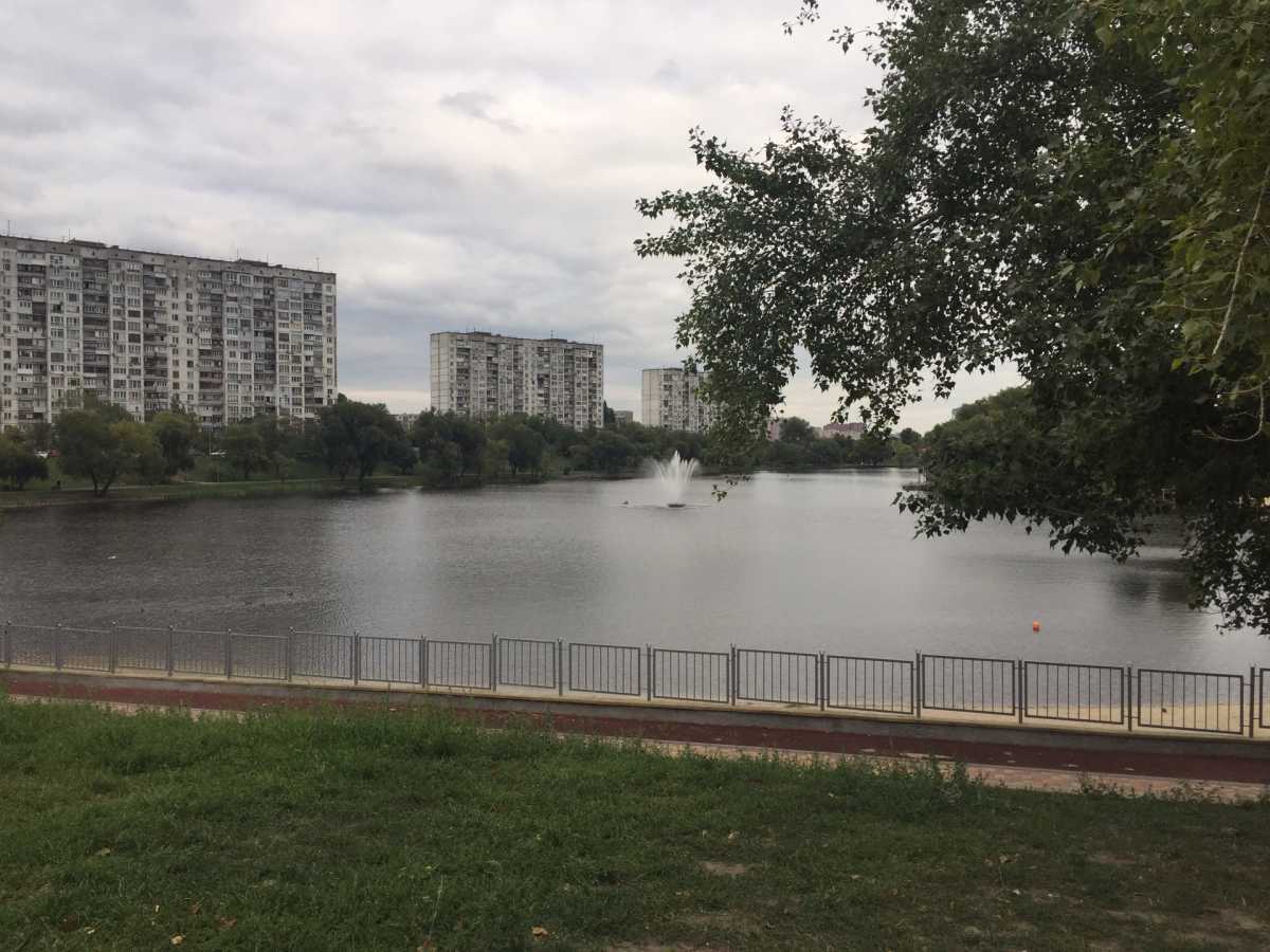 Оренда 2-кімнатної квартири 46 м², Амвросія Бучми вул., 8