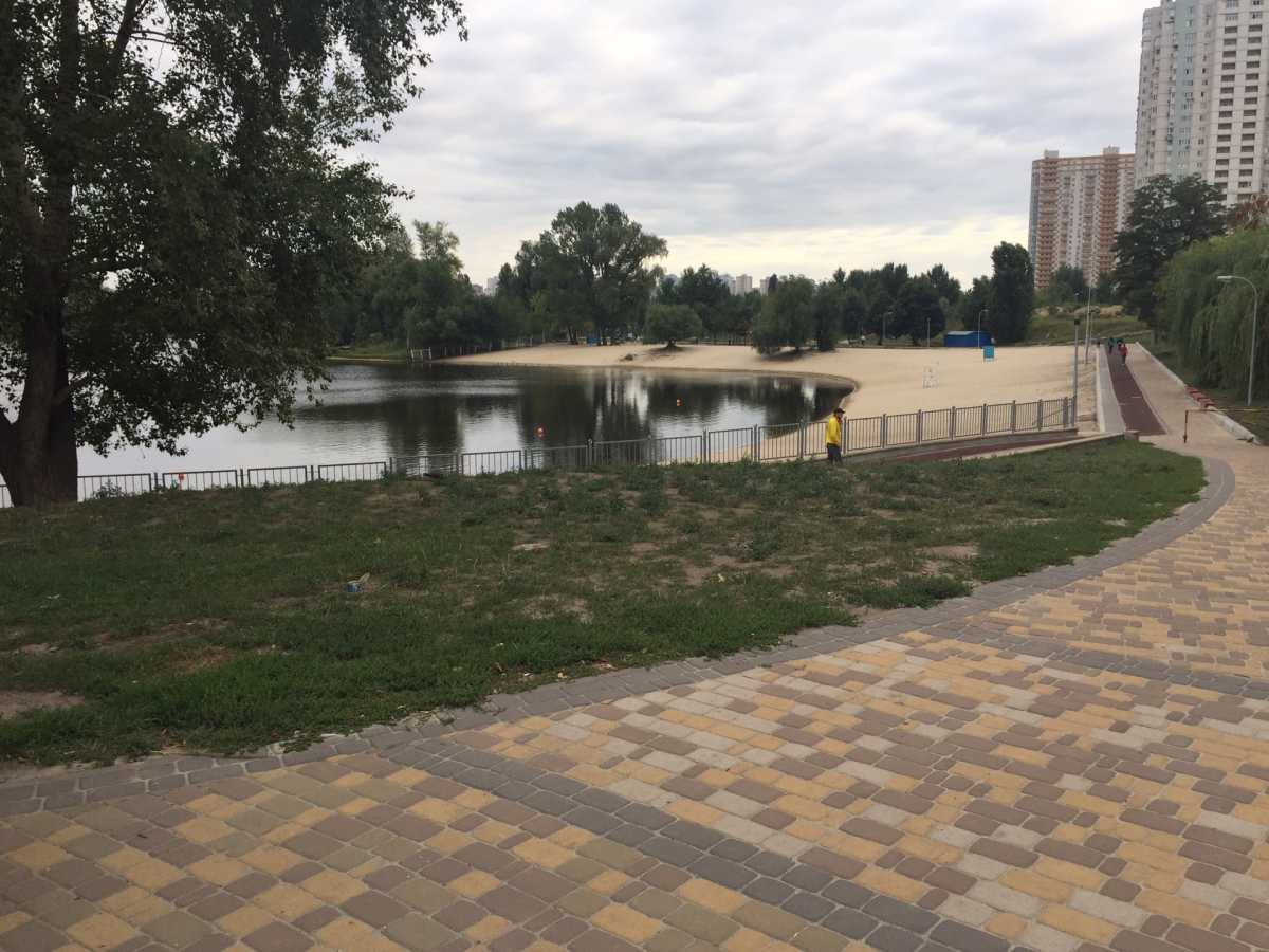 Оренда 2-кімнатної квартири 46 м², Амвросія Бучми вул., 8