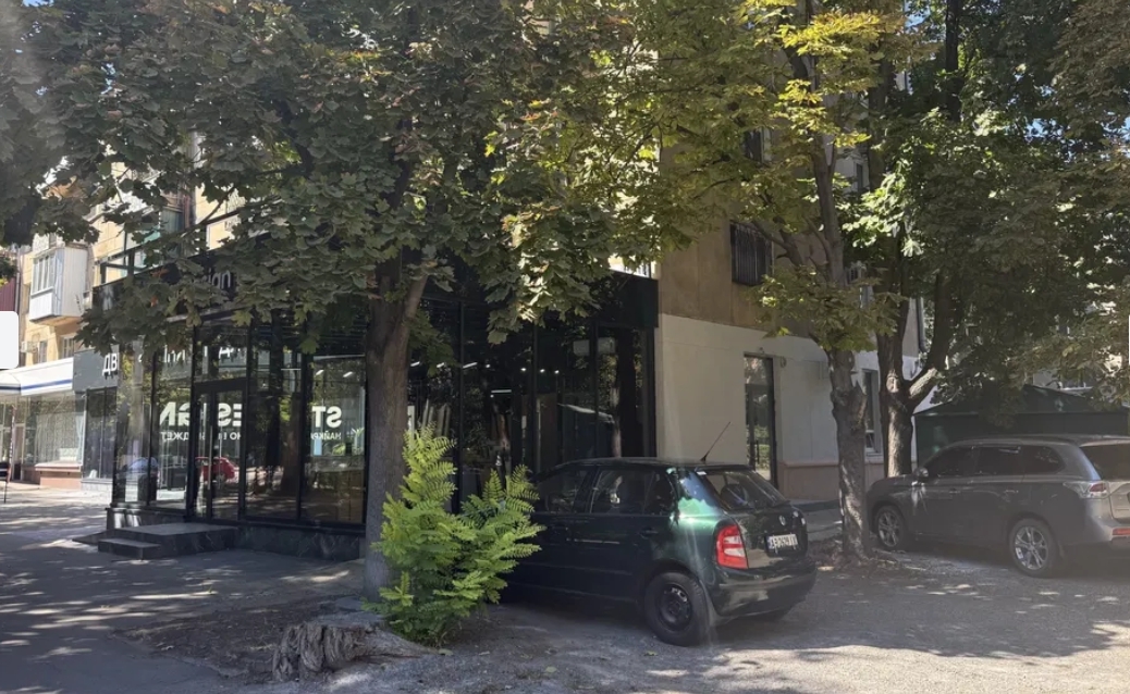 Оренда приміщення вільного призначення 420 м², Варненська вул.