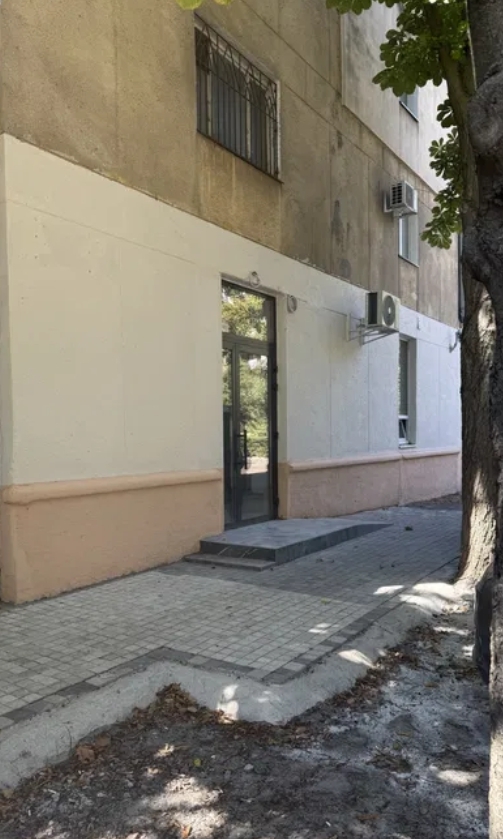 Оренда приміщення вільного призначення 420 м², Варненська вул.