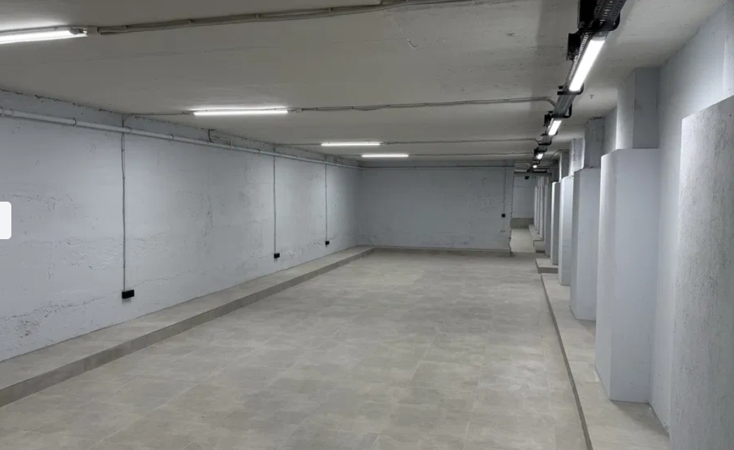 Оренда приміщення вільного призначення 420 м², Варненська вул.