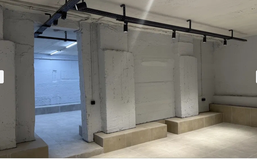 Оренда приміщення вільного призначення 420 м², Варненська вул.