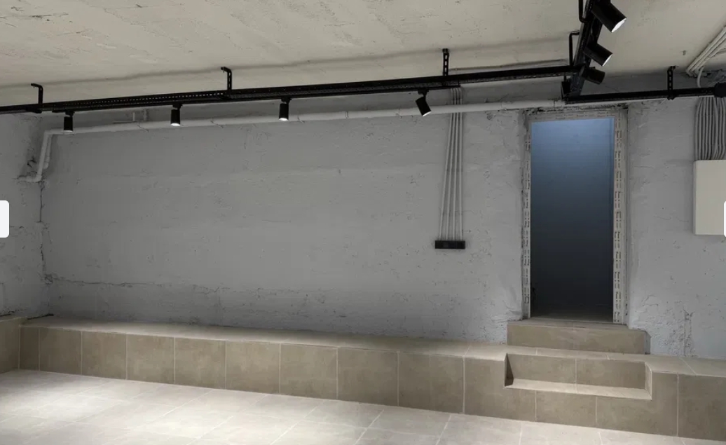 Оренда приміщення вільного призначення 420 м², Варненська вул.