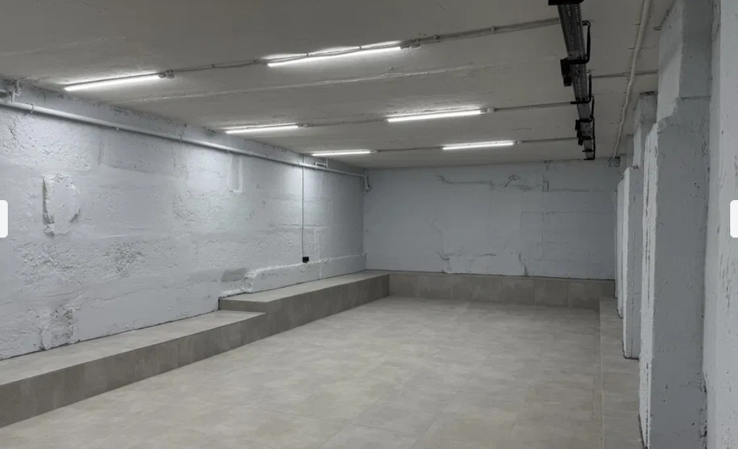 Оренда приміщення вільного призначення 420 м², Варненська вул.