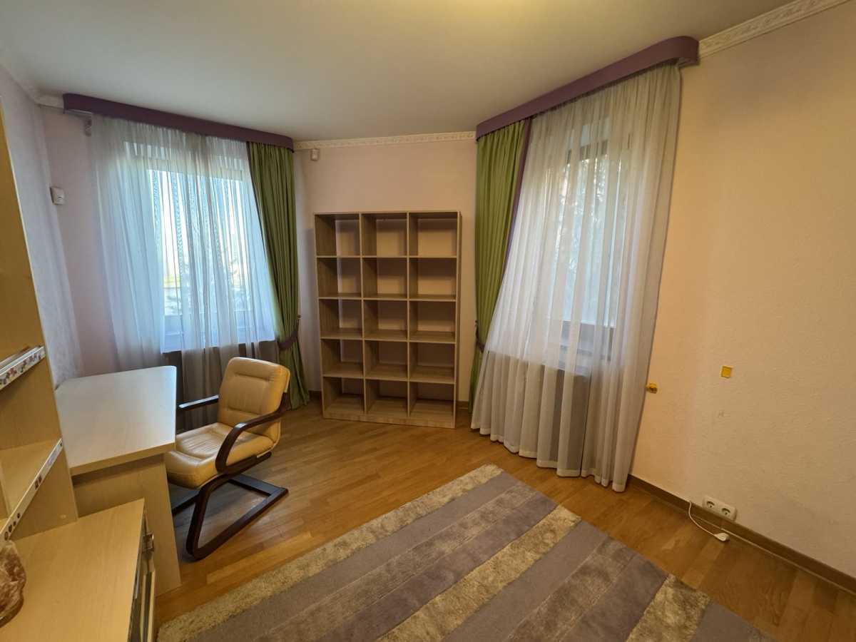 Аренда дома 1050 м², Ужгородская ул.