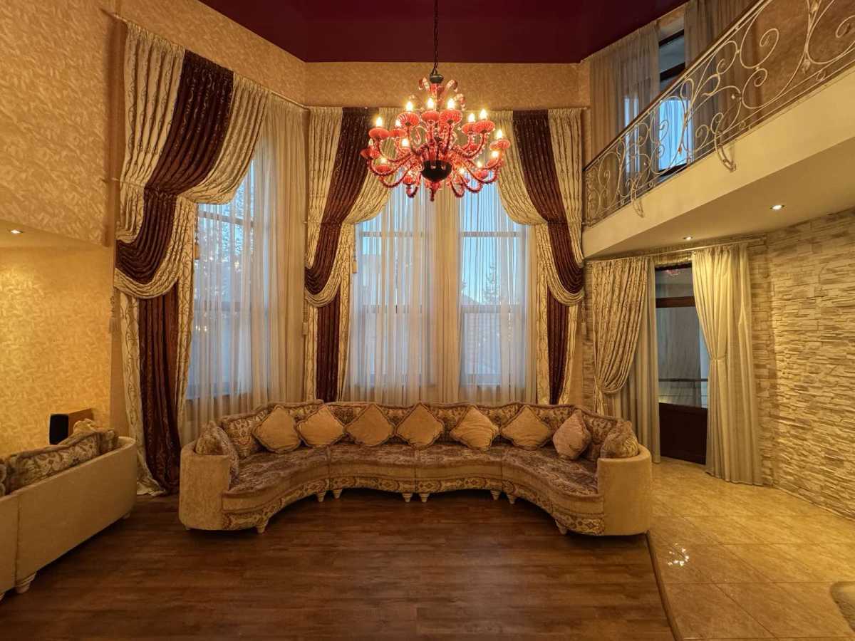 Аренда дома 1050 м², Ужгородская ул.