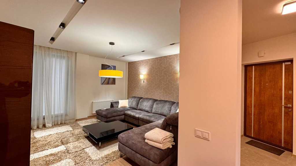 Продажа 2-комнатной квартиры 68.2 м², Пекарская ул., 30