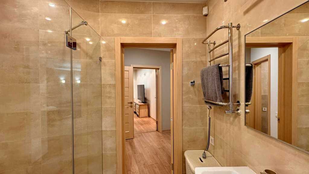 Продажа 2-комнатной квартиры 68.2 м², Пекарская ул., 30