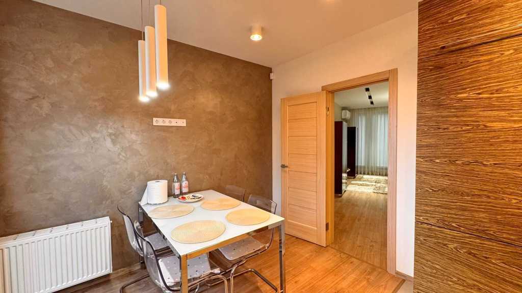 Продажа 2-комнатной квартиры 68.2 м², Пекарская ул., 30