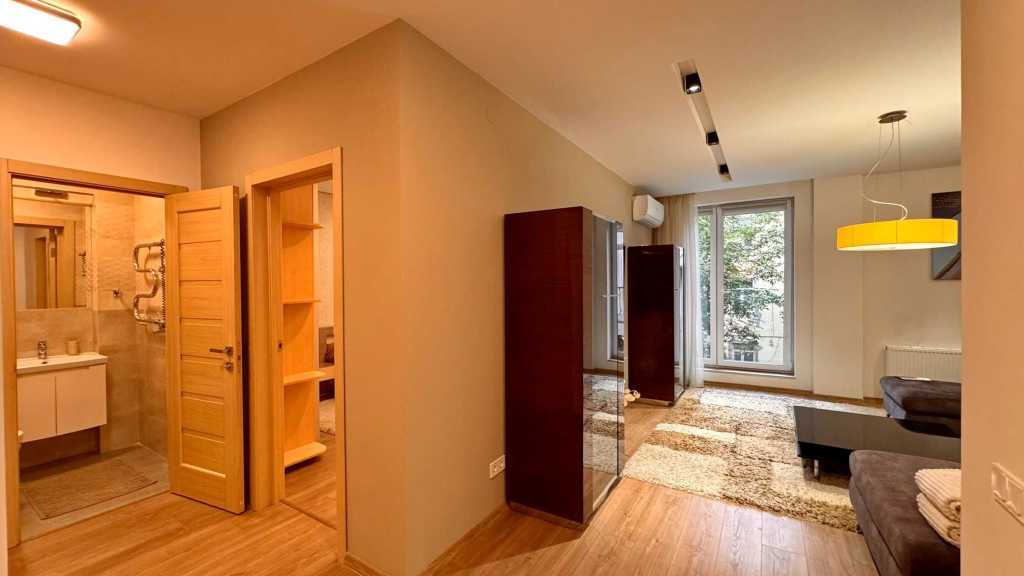 Продажа 2-комнатной квартиры 68.2 м², Пекарская ул., 30