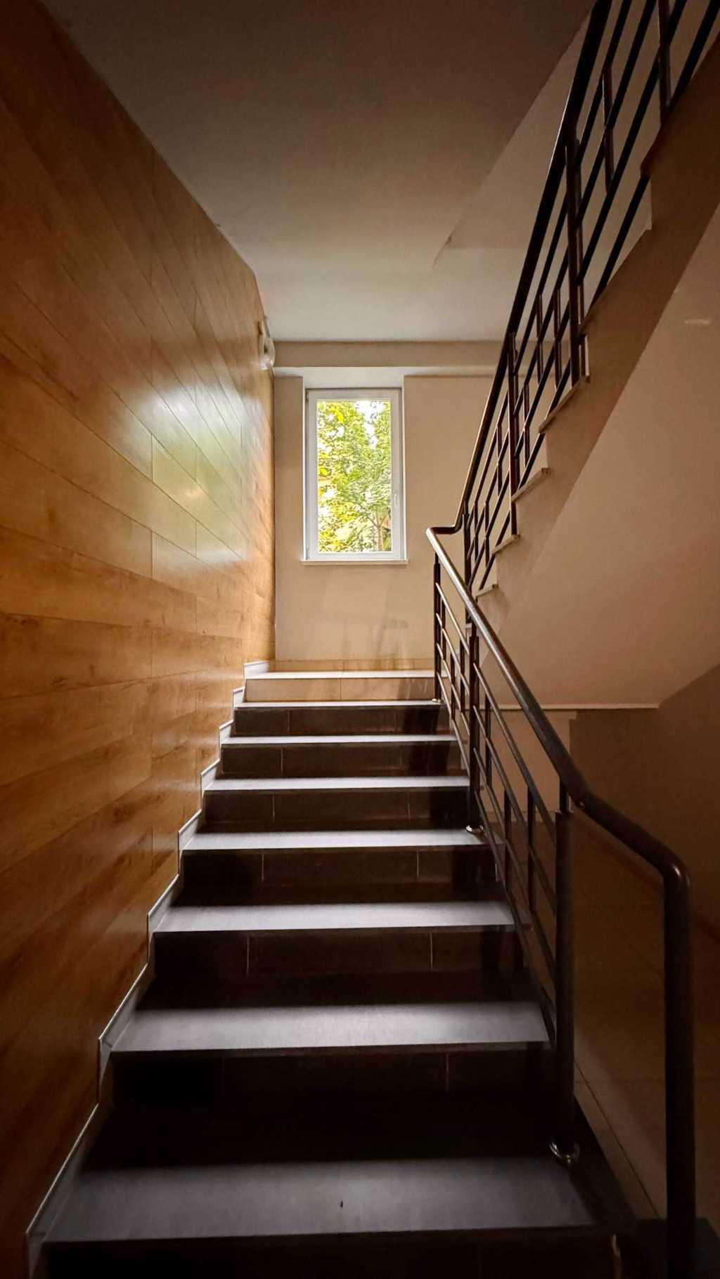 Продажа 2-комнатной квартиры 68.2 м², Пекарская ул., 30