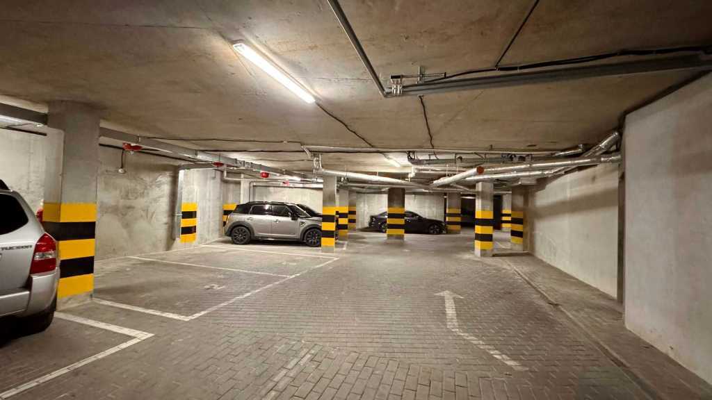 Продажа 2-комнатной квартиры 68.2 м², Пекарская ул., 30