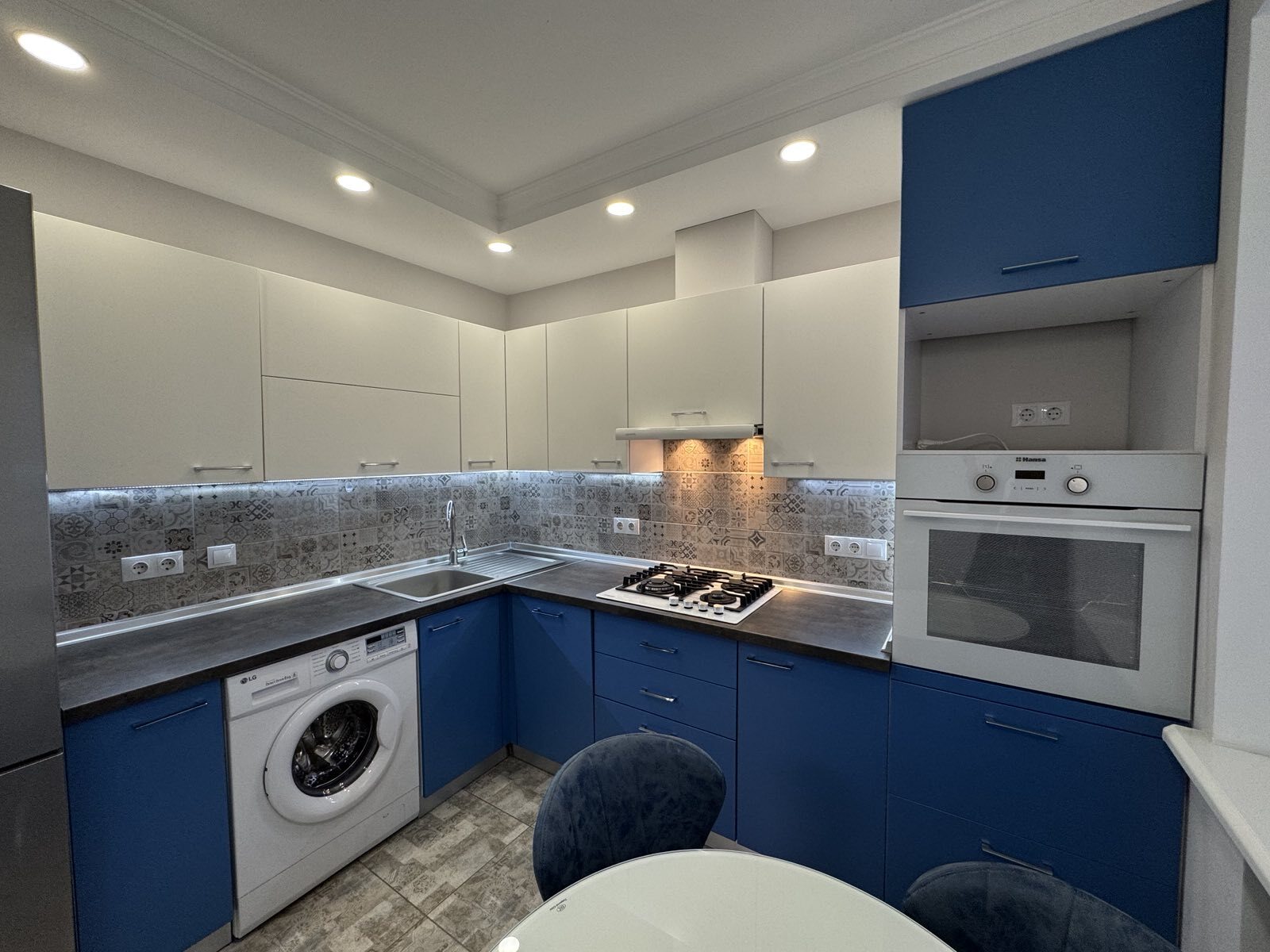 Продажа 3-комнатной квартиры 70 м², Александровская ул.