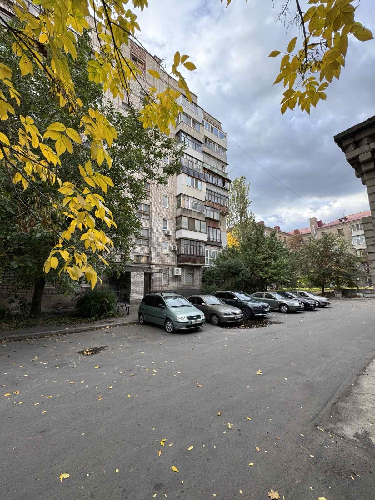 Продажа 3-комнатной квартиры 70 м², Александровская ул.