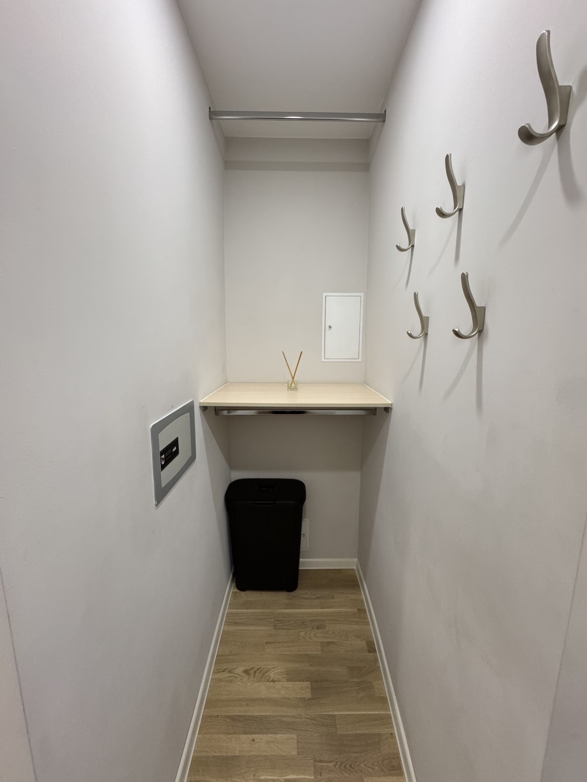 Продажа 3-комнатной квартиры 70 м², Александровская ул.