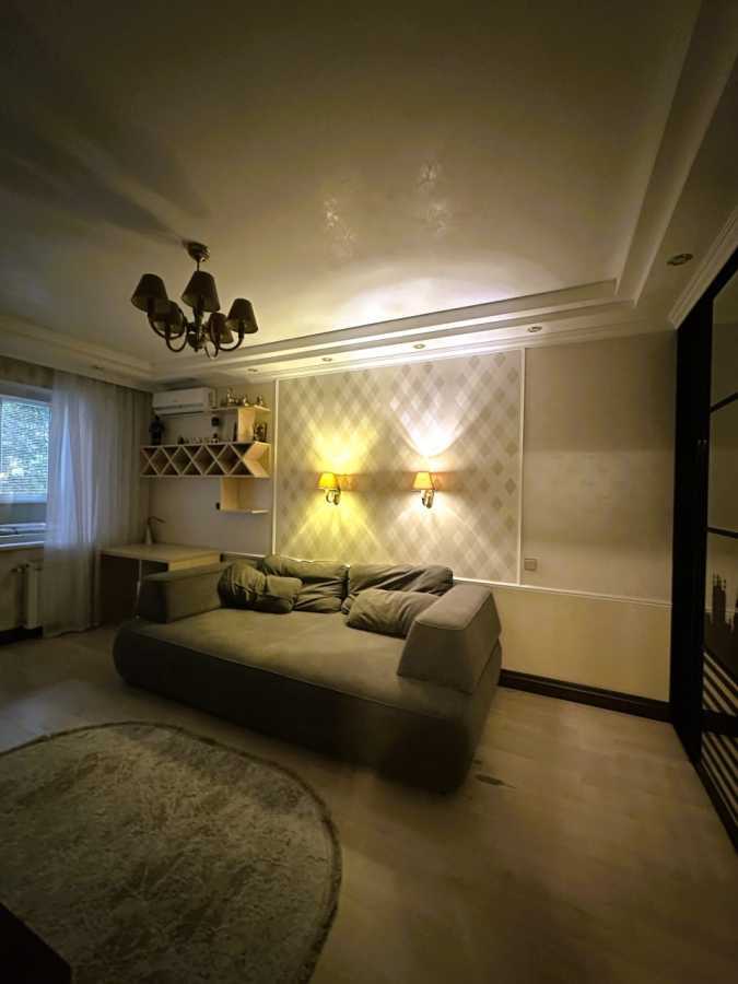 Аренда 2-комнатной квартиры 93 м², Николая Голего ул., 12