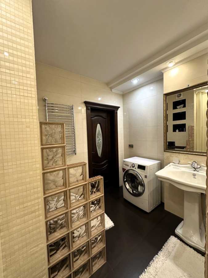 Аренда 2-комнатной квартиры 93 м², Николая Голего ул., 12