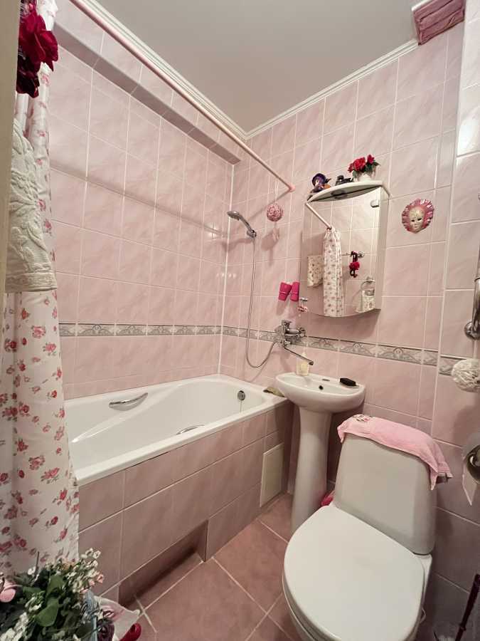 Продажа 1-комнатной квартиры 36 м², Днепровский просп., 8