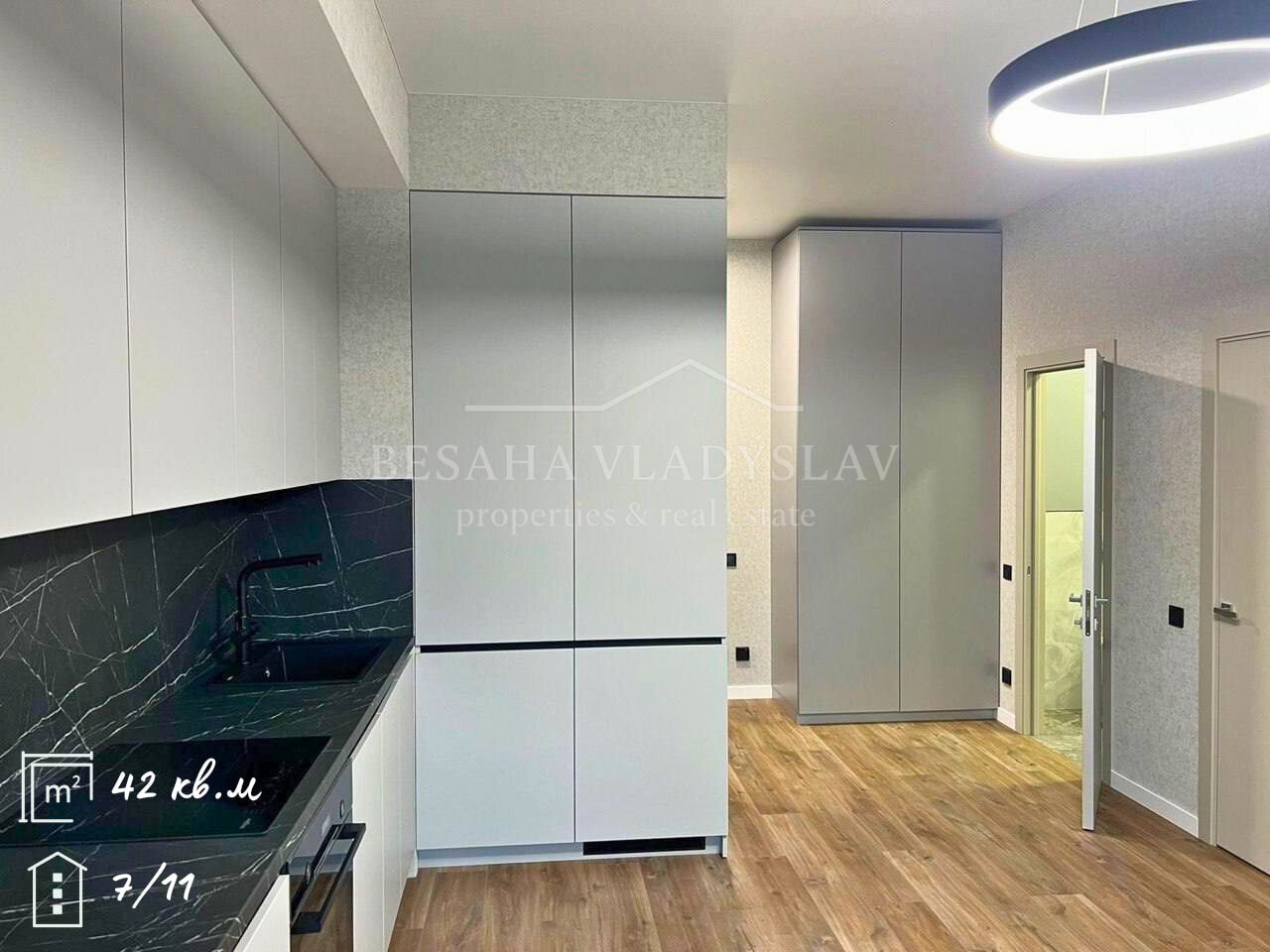 Продажа 2-комнатной квартиры 42 м², Троицкая пл.