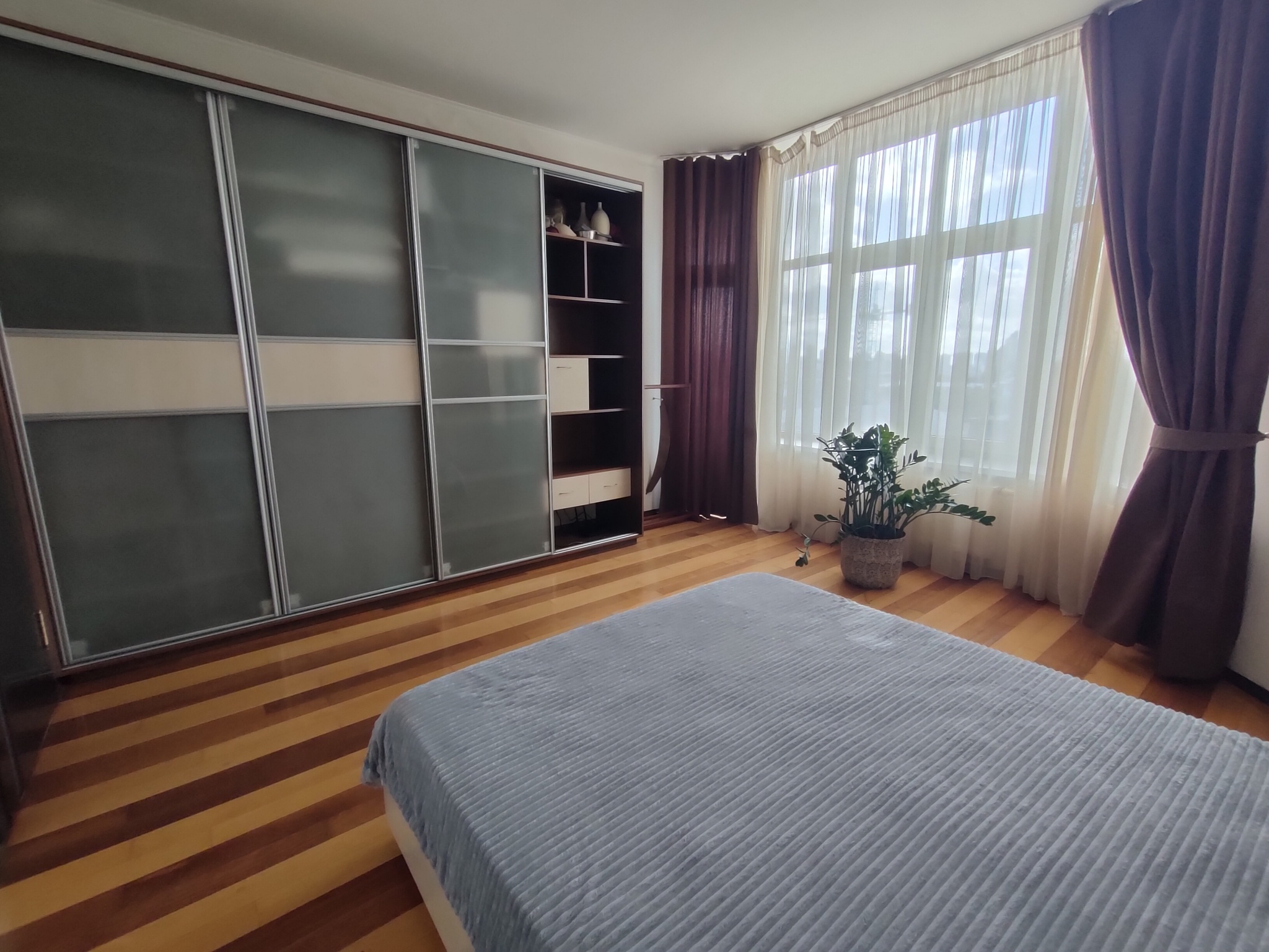 Оренда 3-кімнатної квартири 86 м², Володимирська вул., 49А