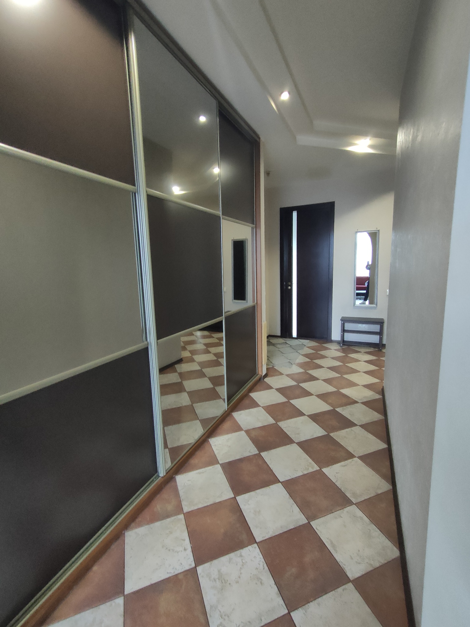 Оренда 3-кімнатної квартири 86 м², Володимирська вул., 49А