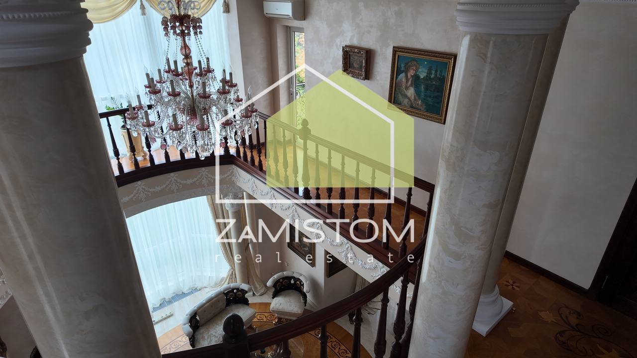 Продажа коттеджа 680 м²