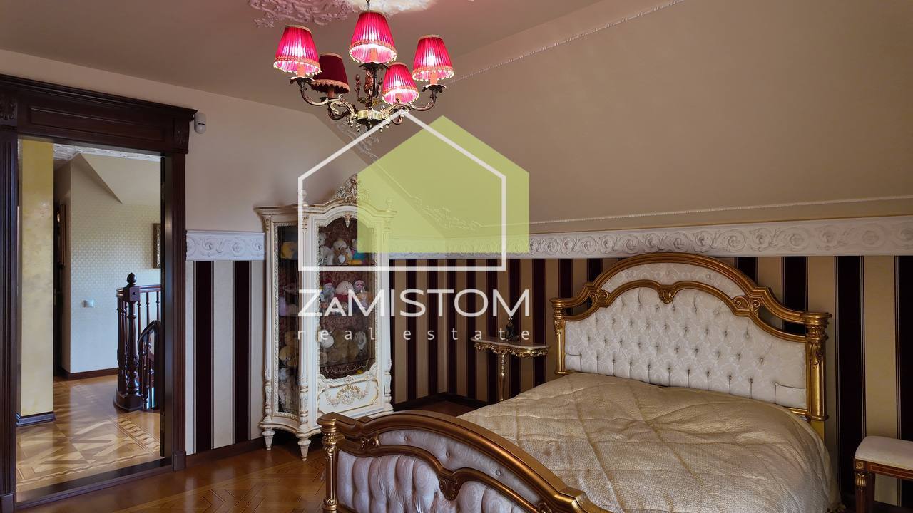 Продажа коттеджа 680 м²