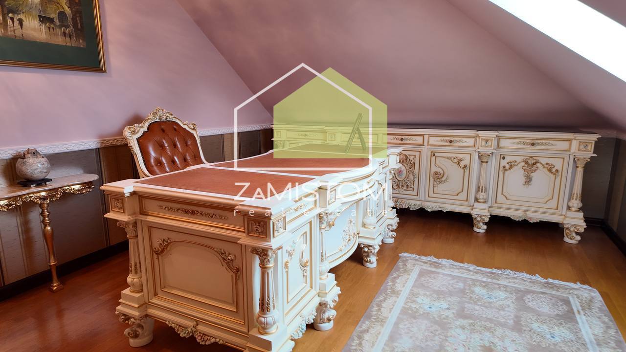 Продажа коттеджа 680 м²