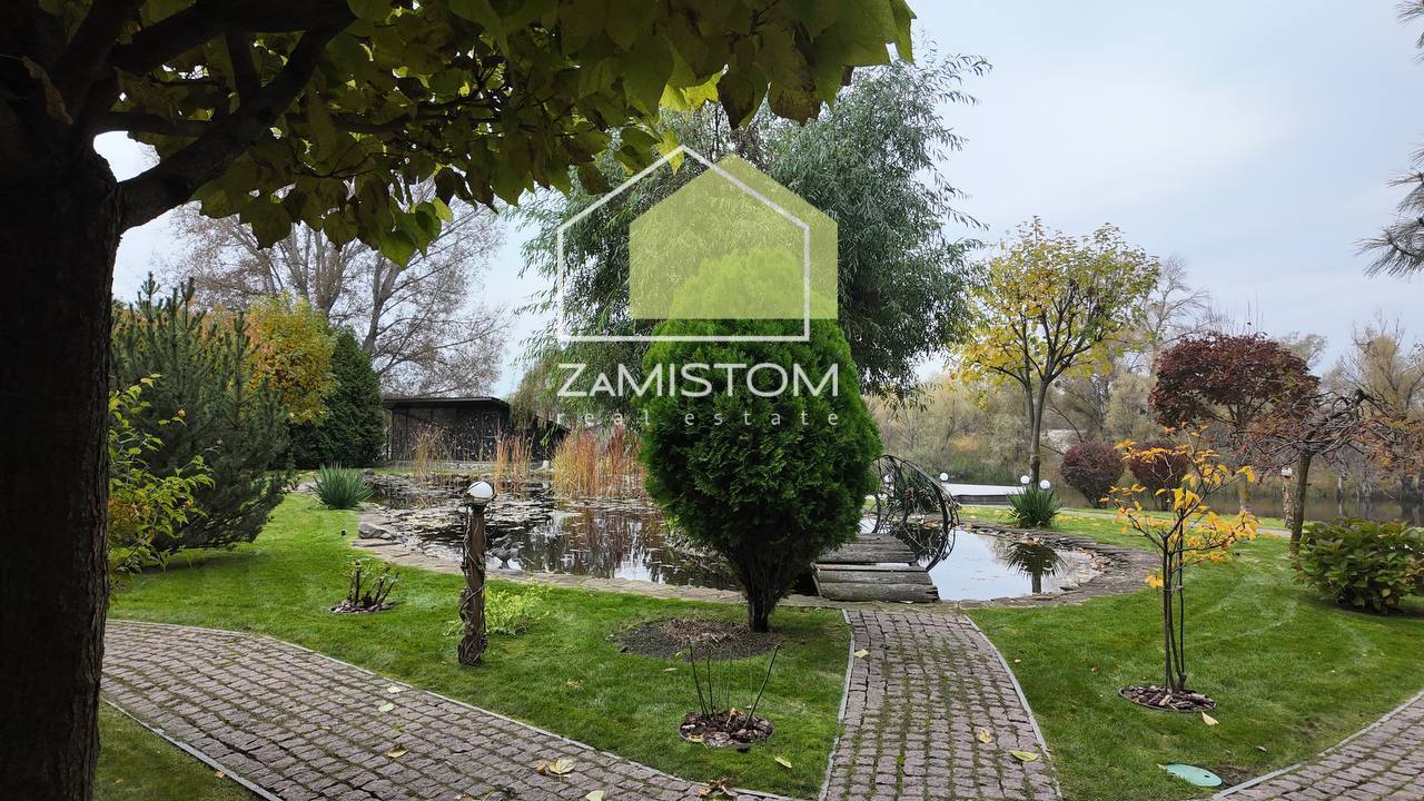 Продажа коттеджа 680 м²