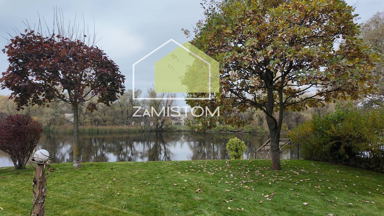 Продажа коттеджа 680 м²