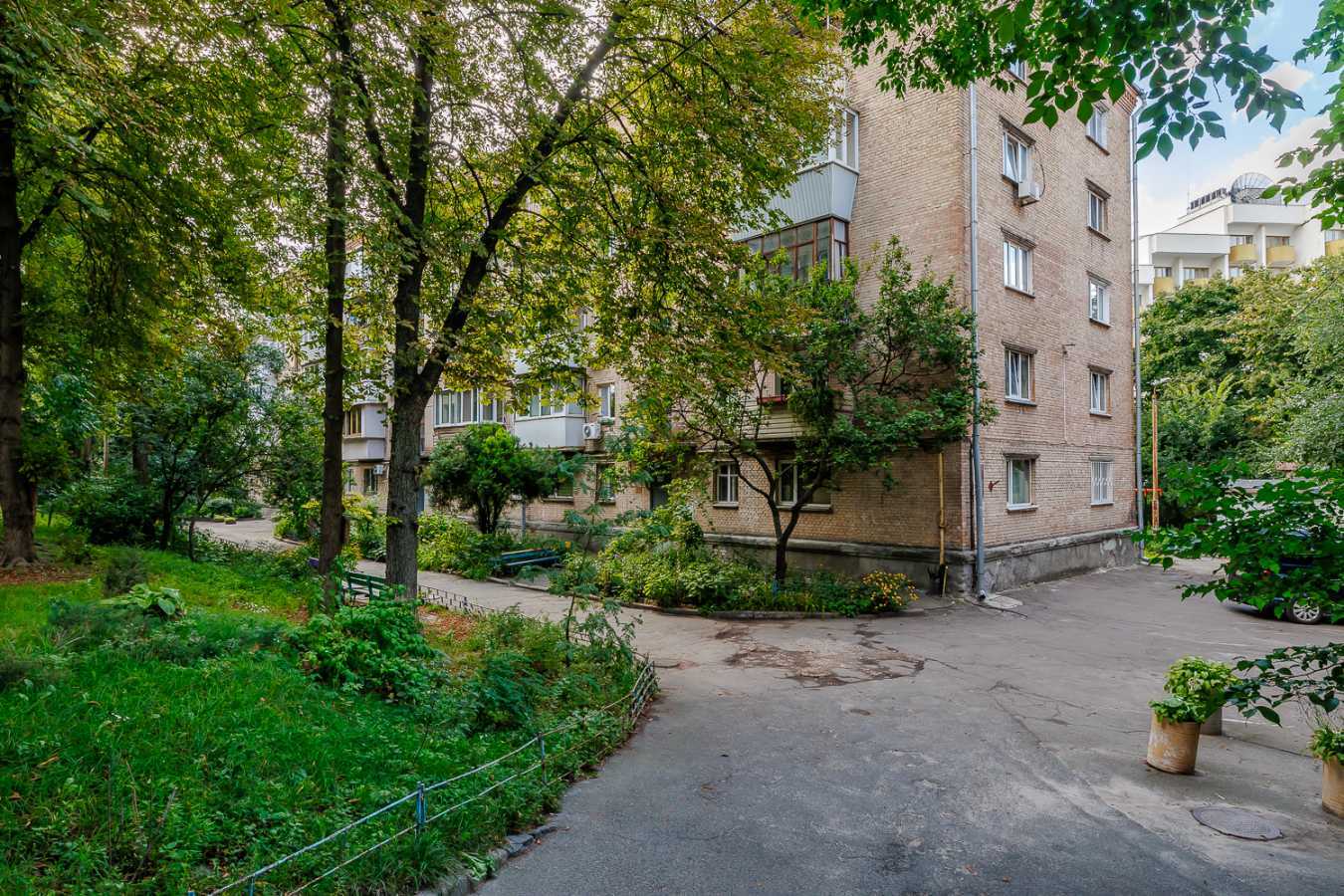 Продажа 1-комнатной квартиры 33 м², Госпитальная ул., 24