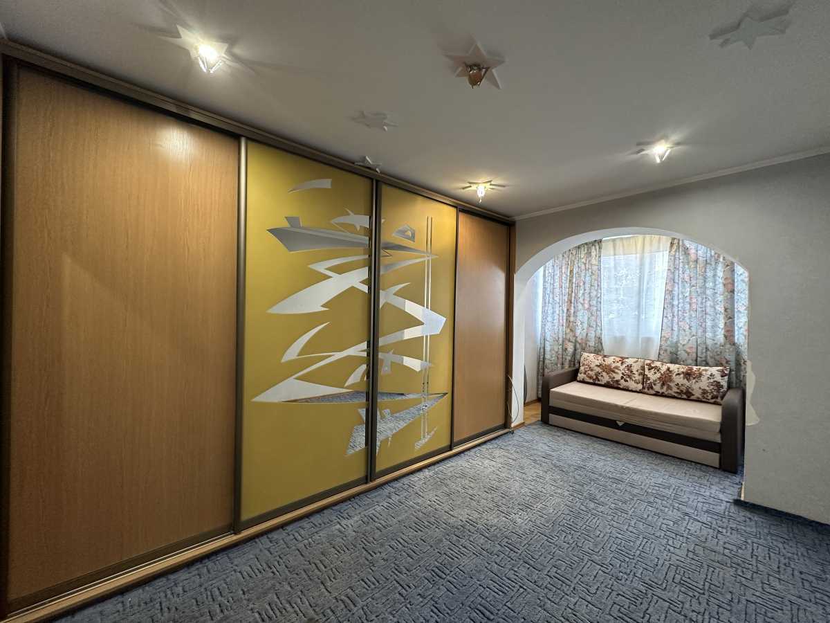 Продажа 3-комнатной квартиры 106 м², Анны Ахматовой ул., 43