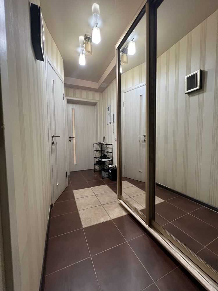 Продаж 2-кімнатної квартири 45 м², Зодчих вул.