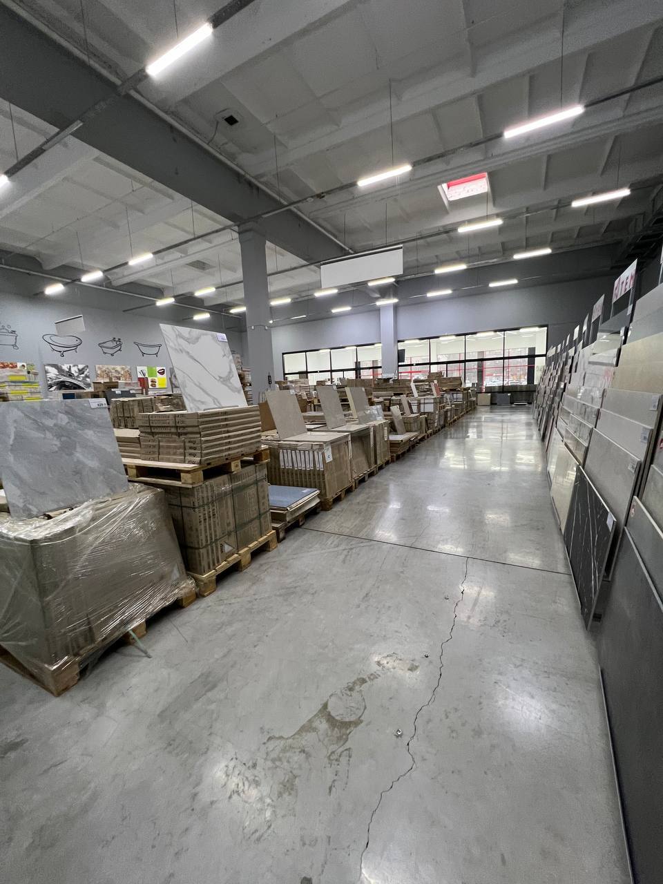 Оренда комерції 1160 м², Богдана Хмельницького просп., 31