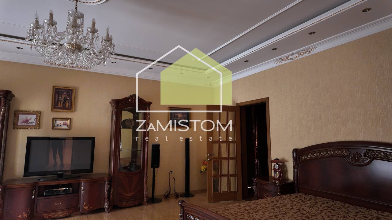 Продажа коттеджа 675 м²