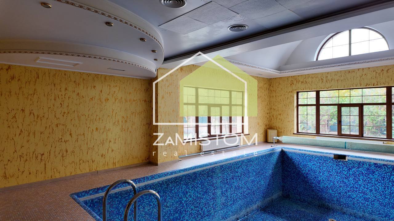 Продажа коттеджа 675 м²