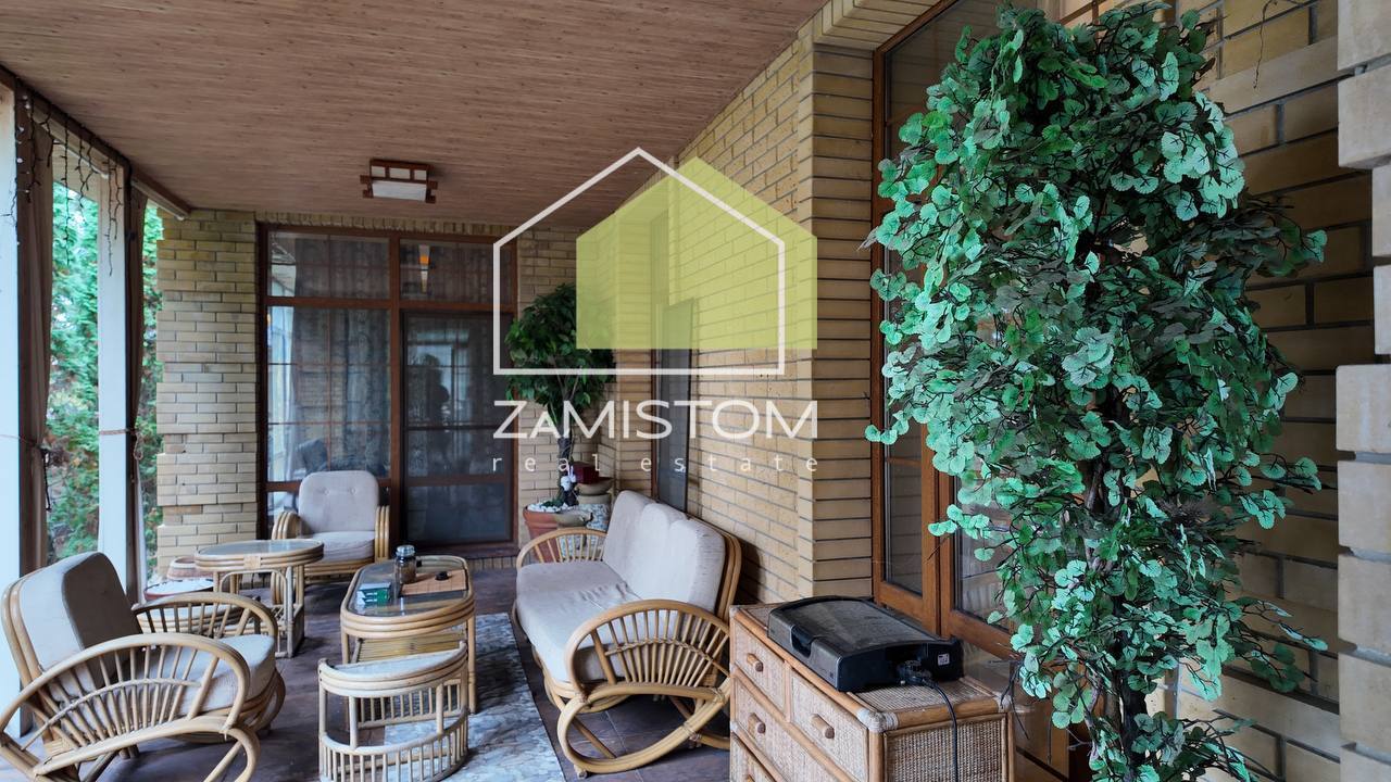 Продажа коттеджа 675 м²