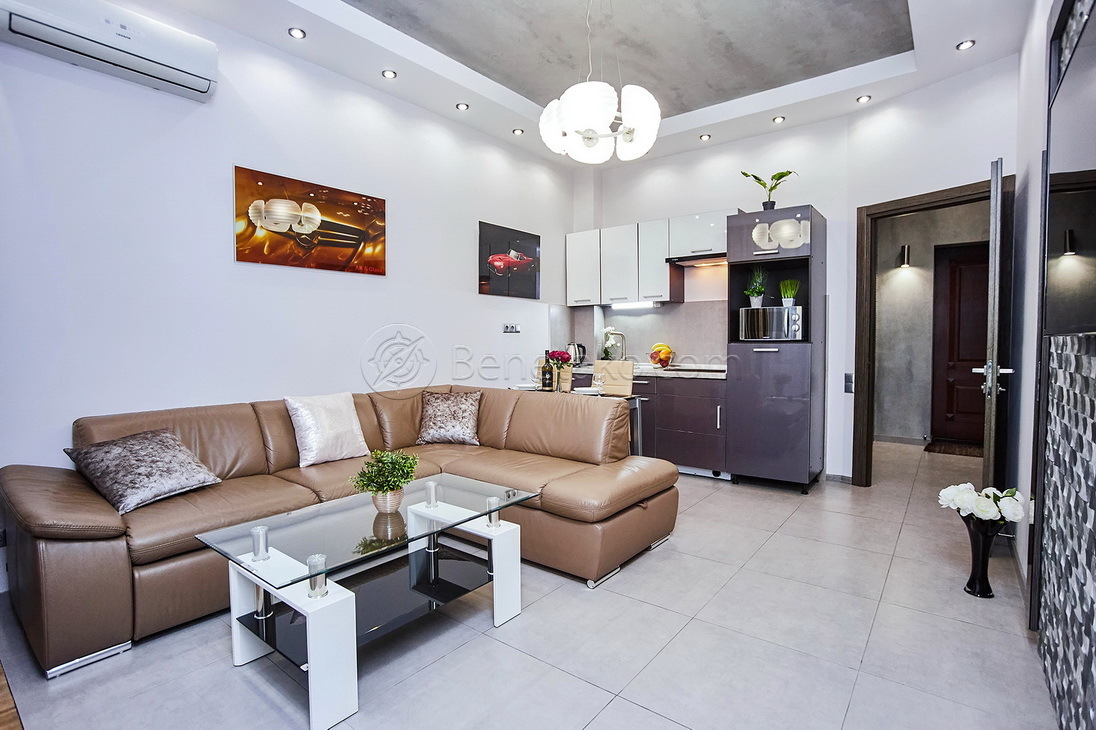 Аренда 2-комнатной квартиры 50 м², Греческая ул., 1А