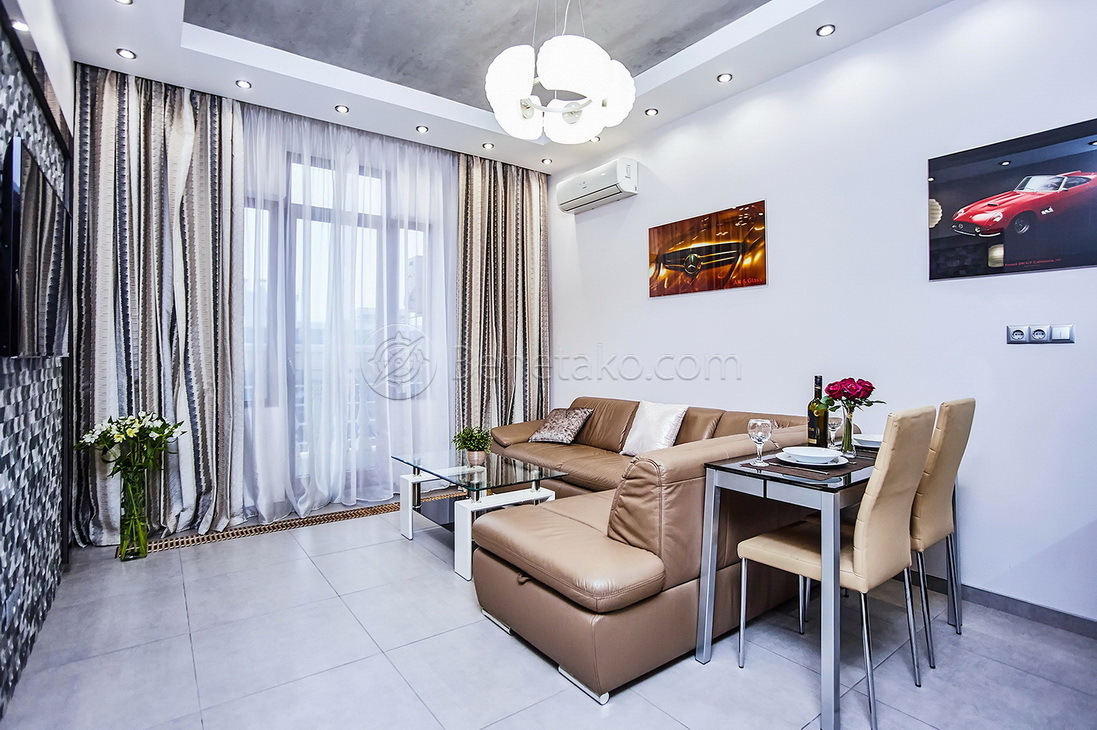 Аренда 2-комнатной квартиры 50 м², Греческая ул., 1А