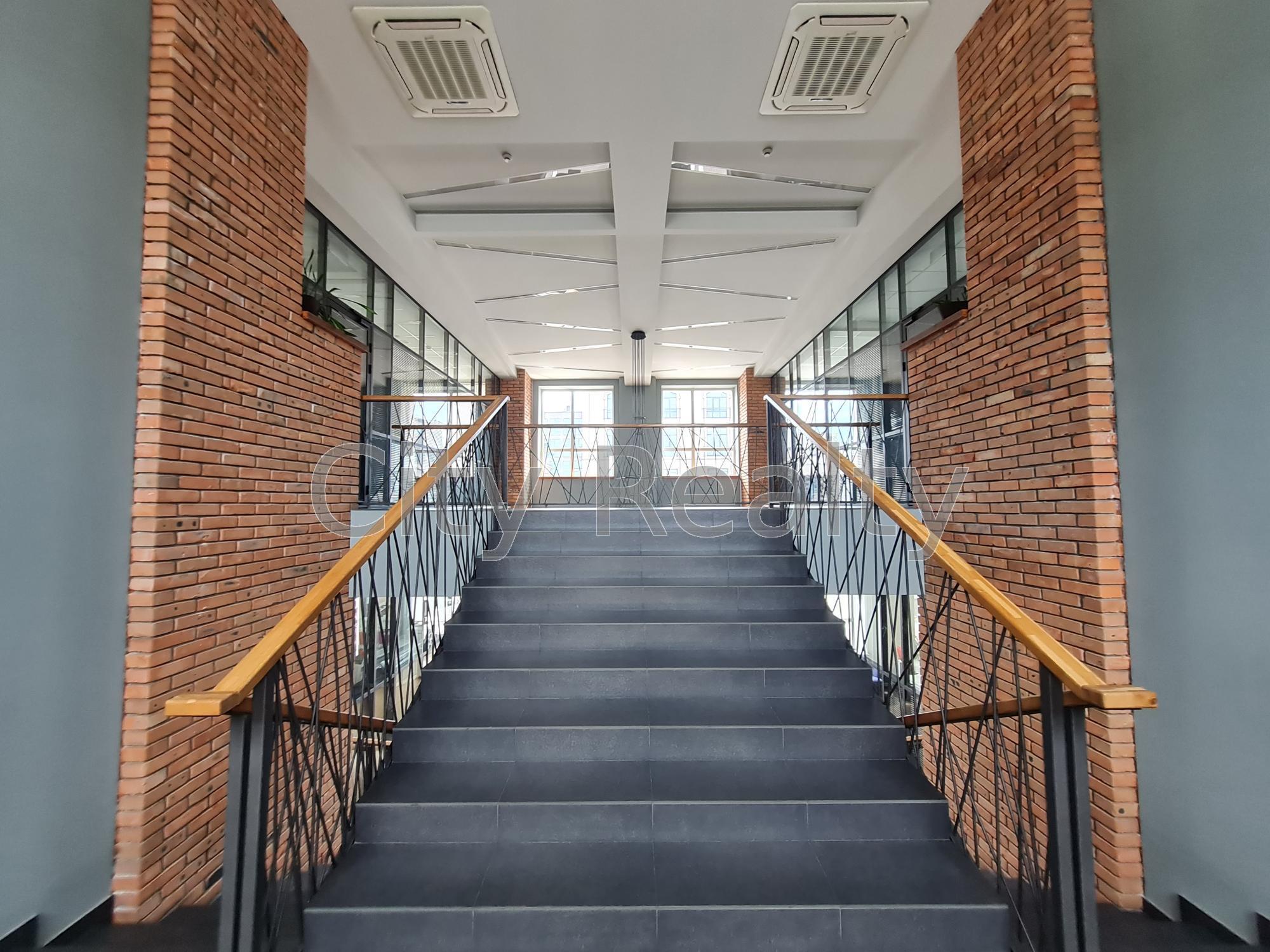 Аренда офиса 353.3 м², Елены Телиги ул., 6