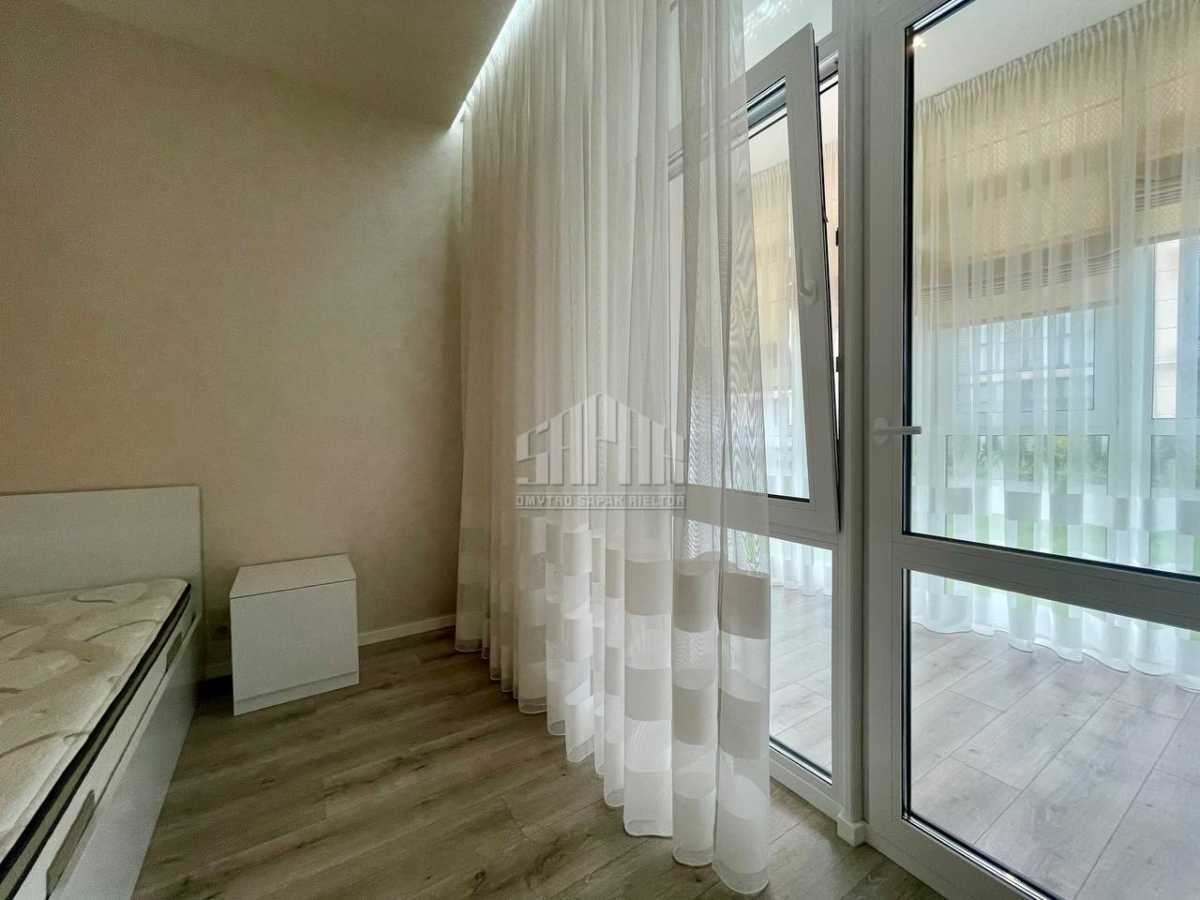 Продажа 2-комнатной квартиры 70 м², Богатырская ул., 32