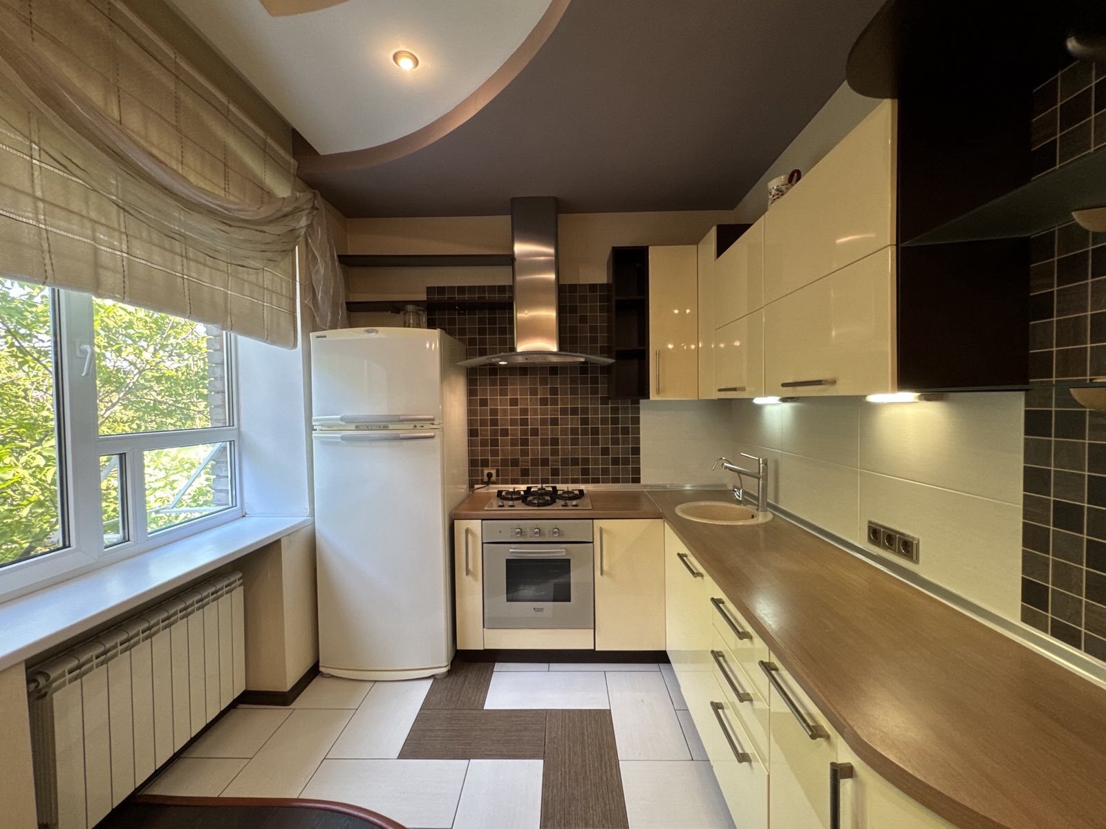 Продаж 4-кімнатної квартири 101 м², Незалежної України вул.