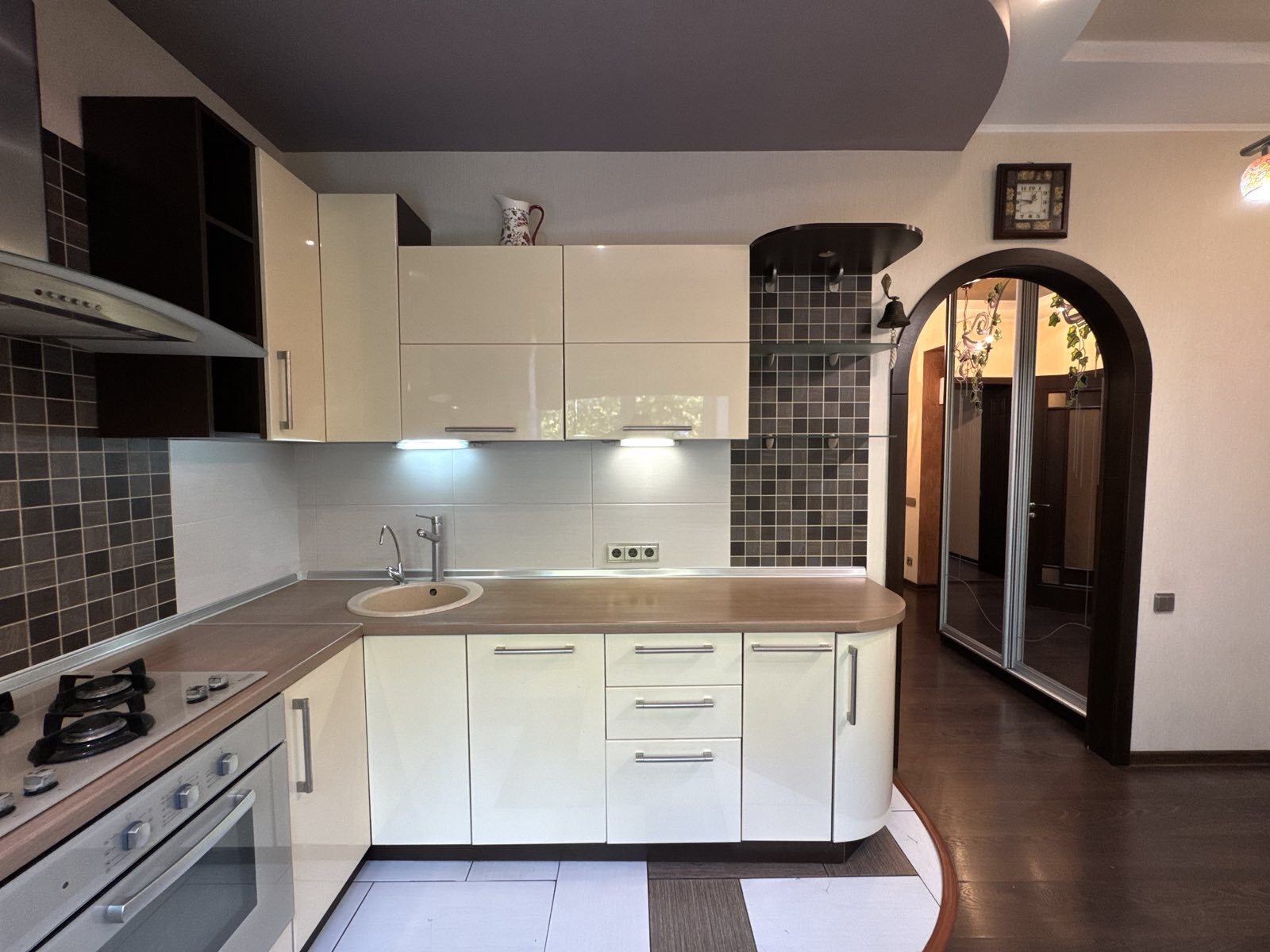 Продаж 4-кімнатної квартири 101 м², Незалежної України вул.